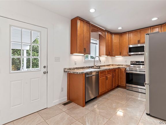 4th image of 2305 National St