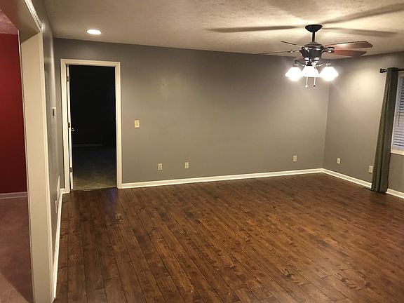 4th image of 128 Village Cir