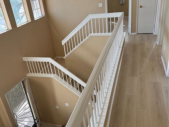 5th image of 200 River Rock Ct