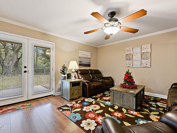5th image of 6716 Red Bud Ln