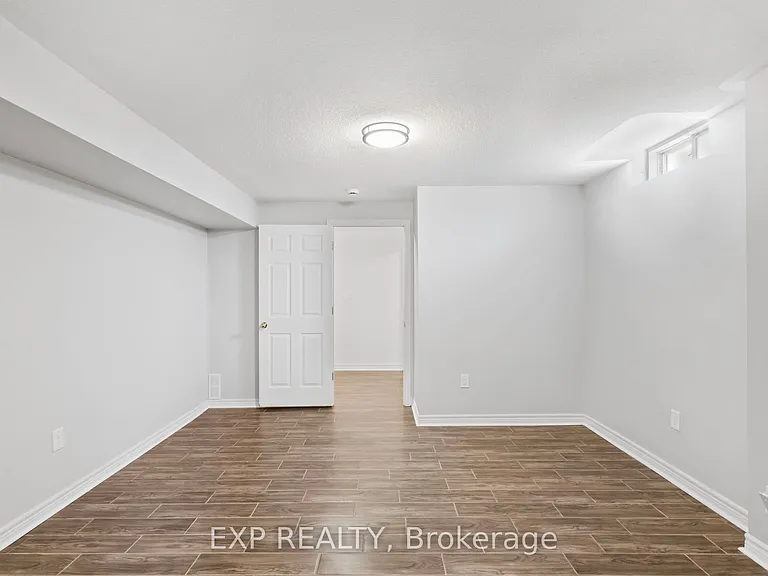 131 Greenwood Rd — Photo 29