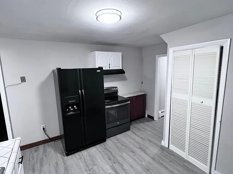 137 Florence St #3 — Photo 2