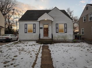 56 E Wabash Ave, Belleville, MI 48111