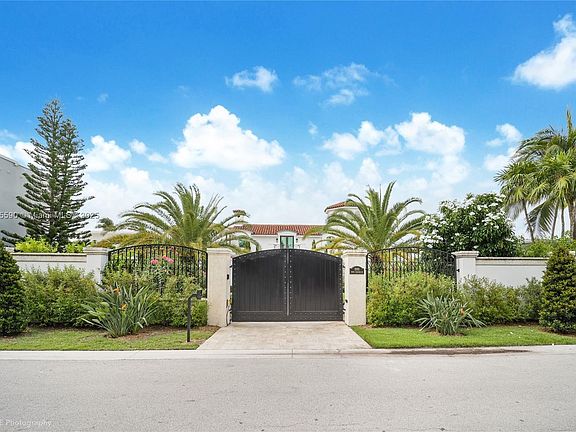 4th image of 1001 N Venetian Dr