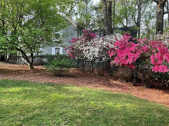 5th image of 2205 Six Branches Dr