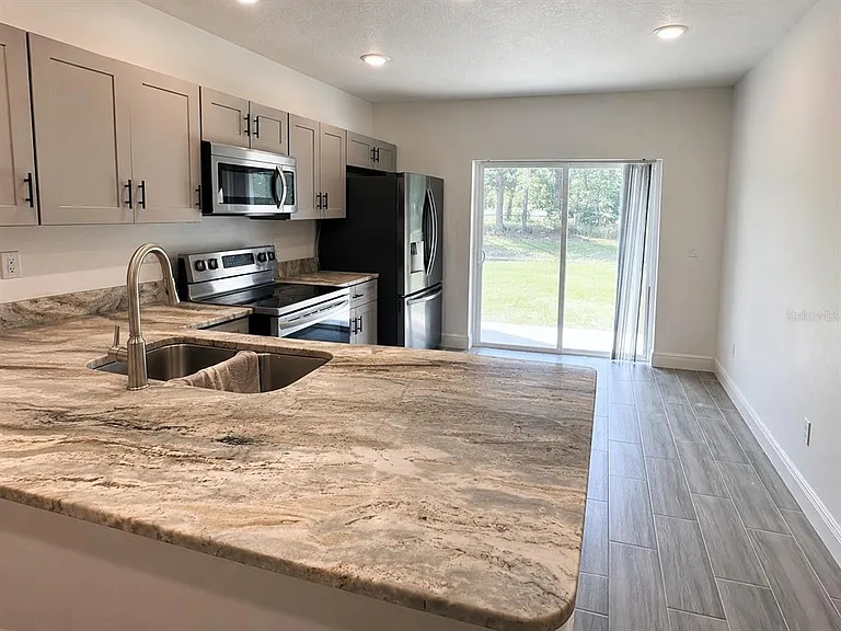 309 Clermont Dr #B — Photo 8
