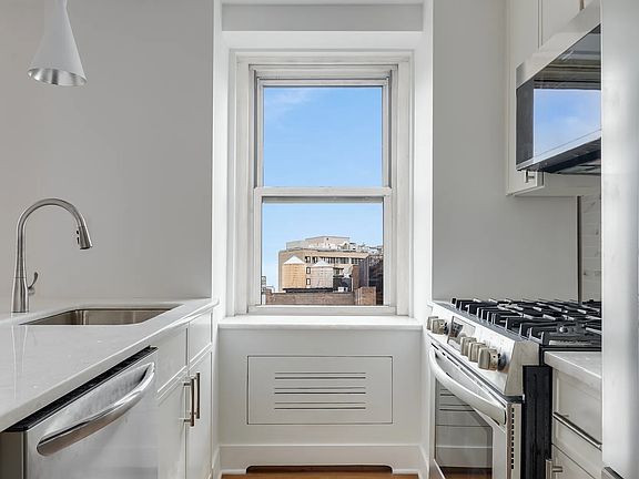 3rd image of 305 E 24th St APT 17G