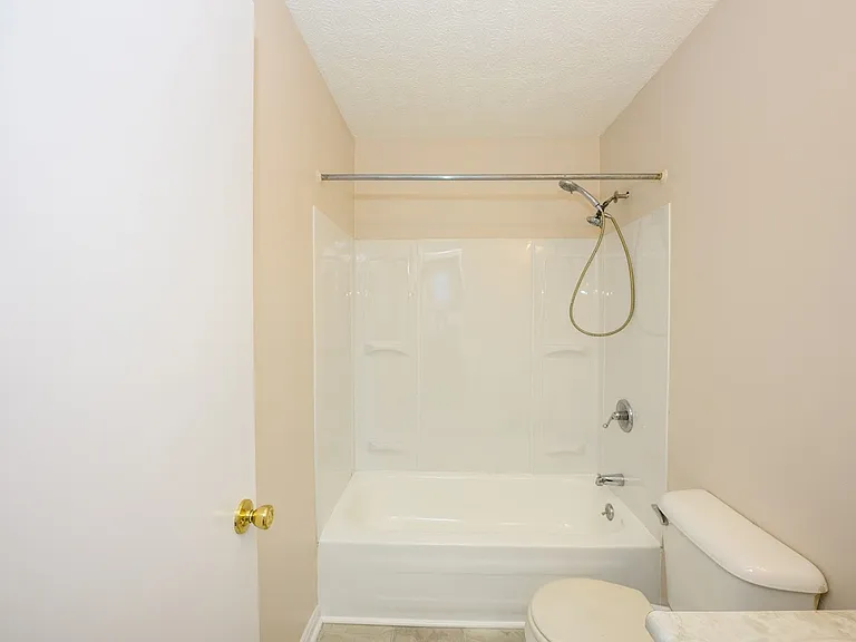 244 Pinewood Dr #4 — Photo 12