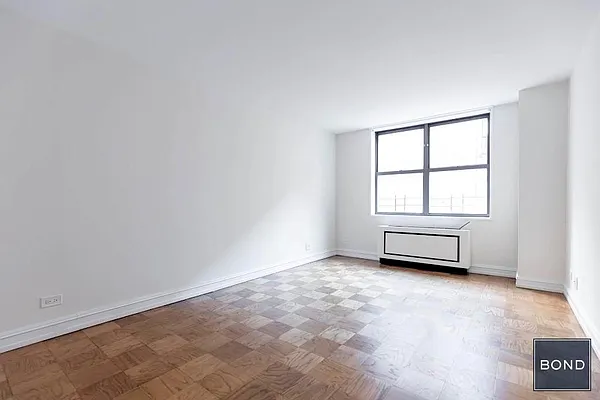Rented by Bond New York | media 6