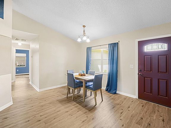 3rd image of 28 Firtree Ln