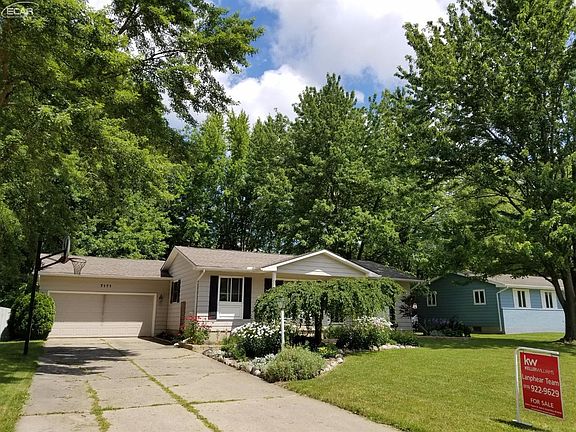 2nd image of 7171 Sherwood Ln