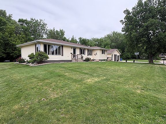 2nd image of 304 Reno Ave N