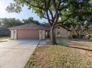 5012 Seminole Dr, Granbury, TX 76049