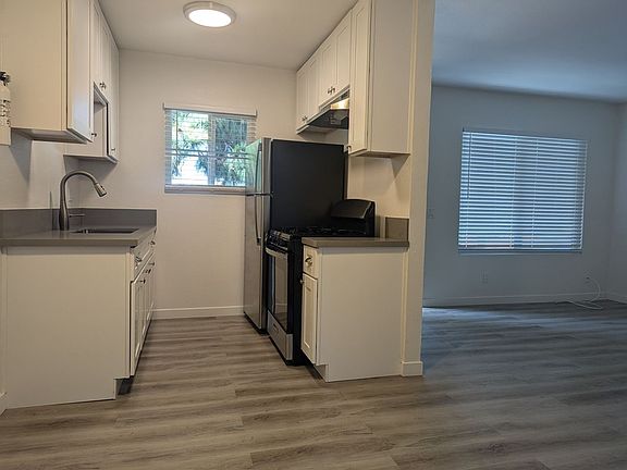 3rd image of 1443-1447 Holly Ave #D