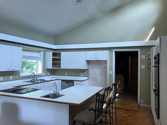 4th image of 406 Broadview Dr