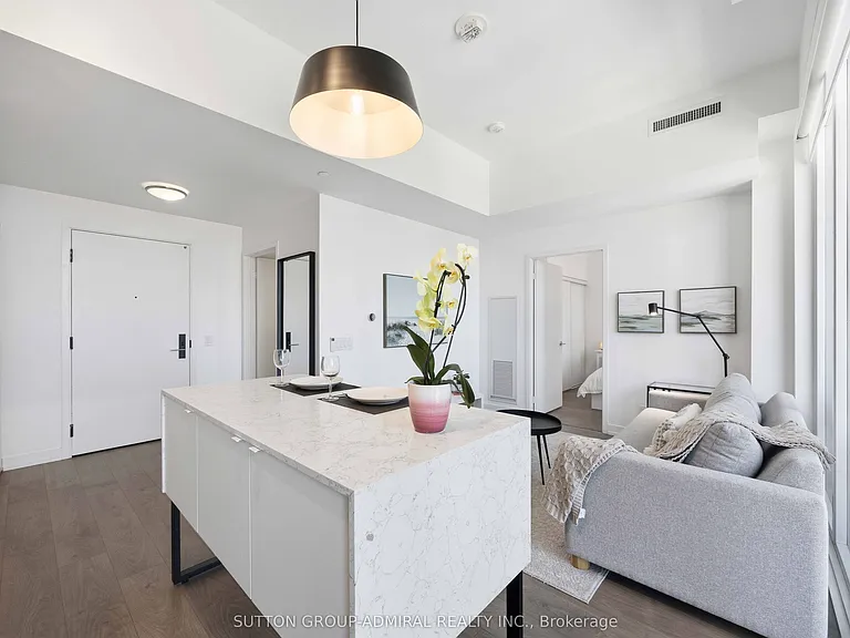 270 Dufferin St #902 — Photo 9