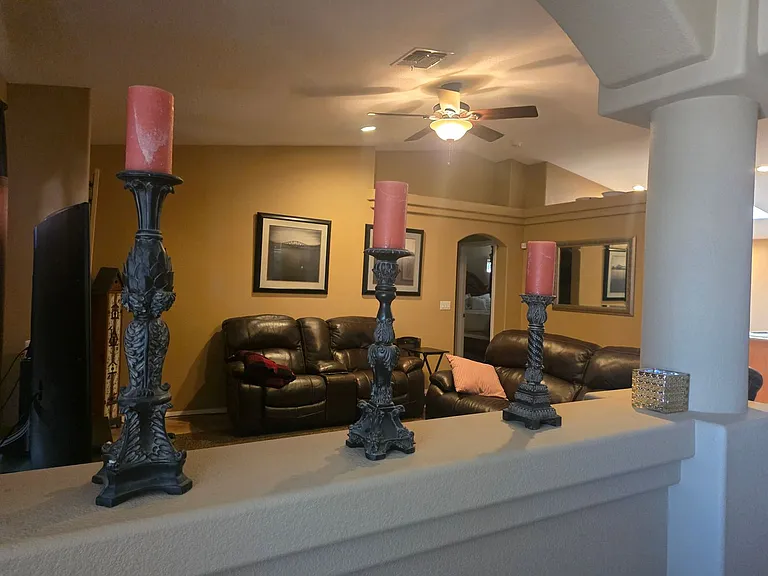 2121 E Desert Lakes Dr — Photo 4