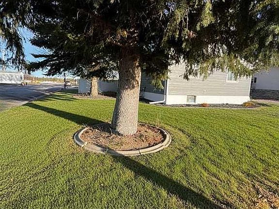 4th image of 471 Anthony Ave