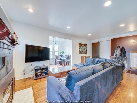 4th image of 1344 Parent Ave