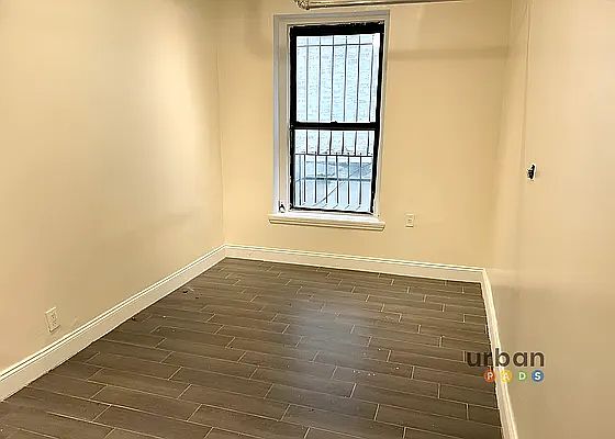 3rd image of 264 E 28th St #B
