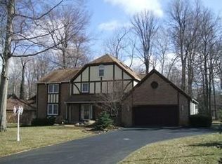 8221 Jefferson Dr NW, Canal Winchester, OH 43110
