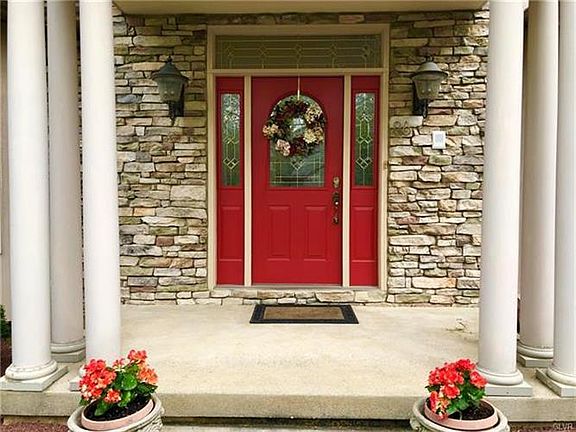 3rd image of 86 Saddle Ln