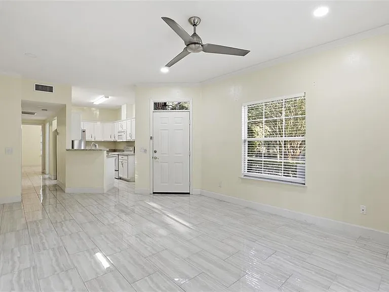 510 NW 50th Blvd #510 — Photo 9
