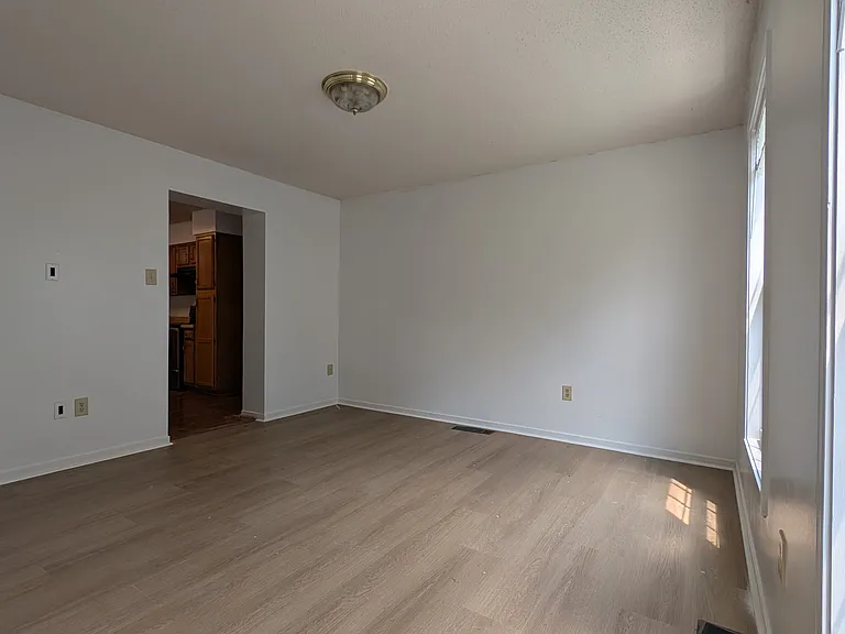 14406 Winnpenny Ln — Photo 6