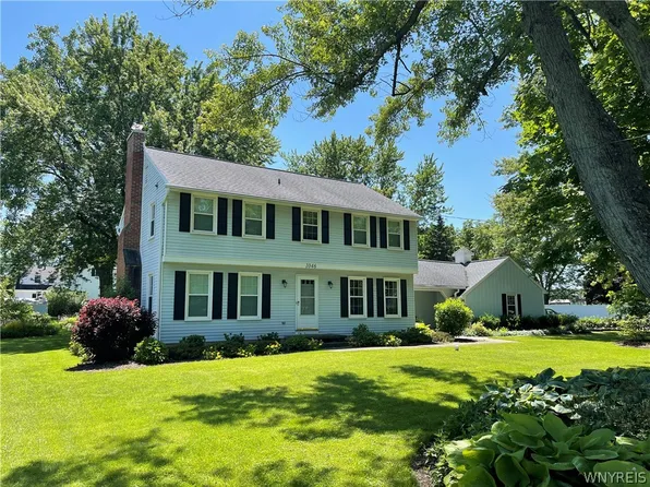 1046 Ransom Rd, Grand Island, NY 14072