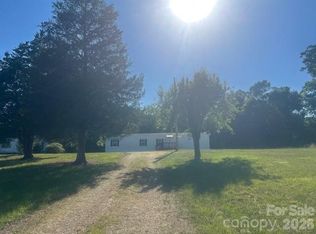 547 Indian Hill Rd, Olin, NC 28660