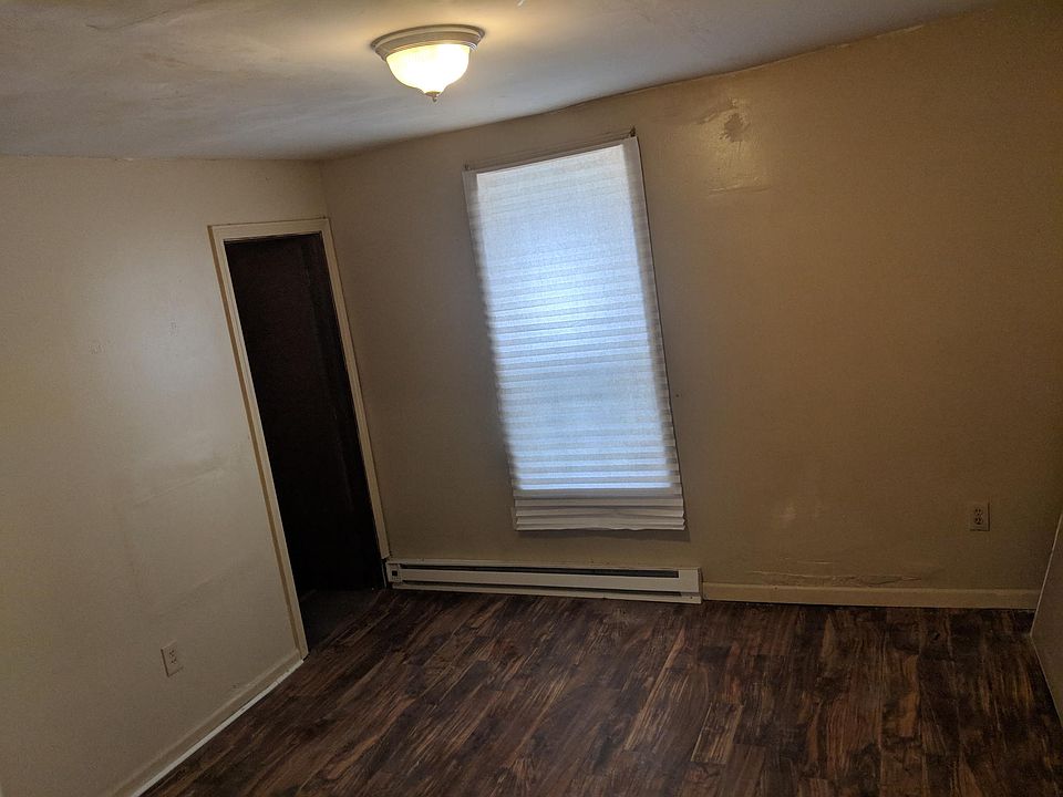 1st image of 7 Kenyon St APT 1