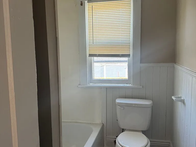 823 Pine Street — Photo 9