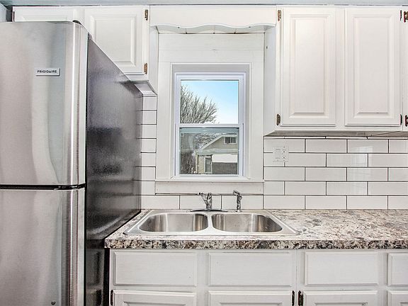 4th image of 616 Woodridge St NE