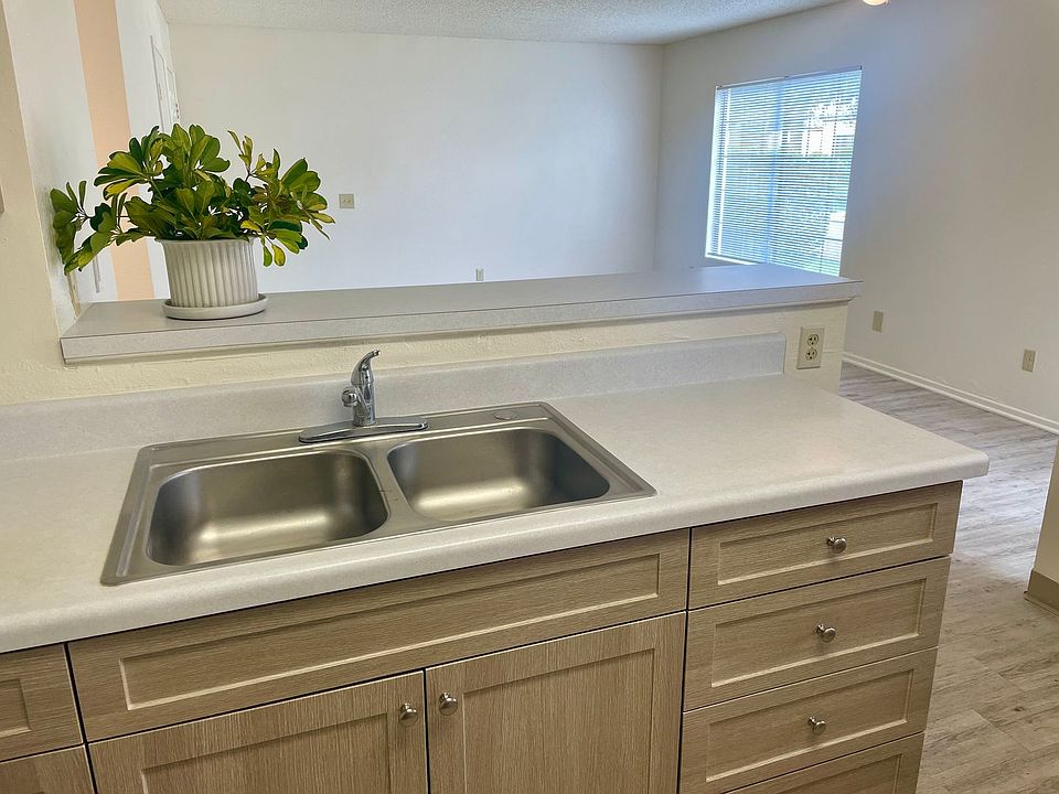 1st image of 64 S Garden St APT 7