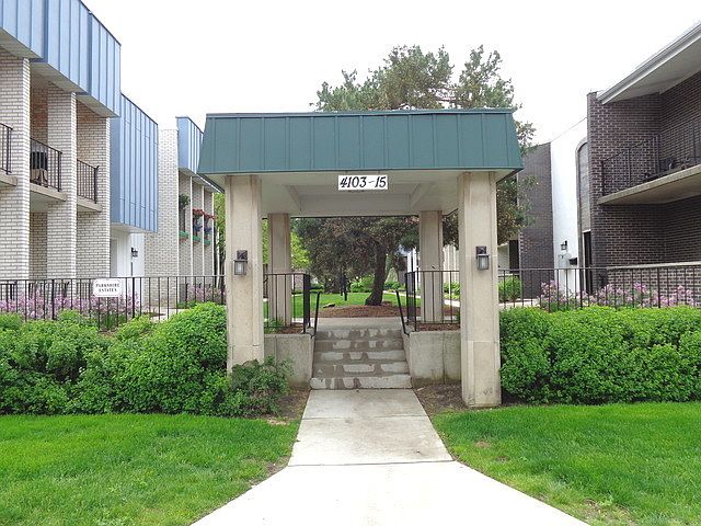 1st image of 4107 W 98th St