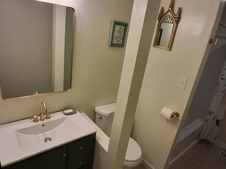1086 S Newstead Ave #2 — Photo 7