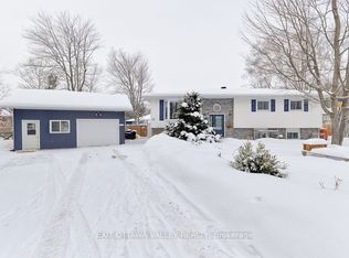 23 Lisa Cres W, Petawawa, ON K8H 2Z8