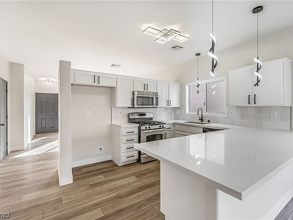 4th image of 3806 Nestled Oak Ave