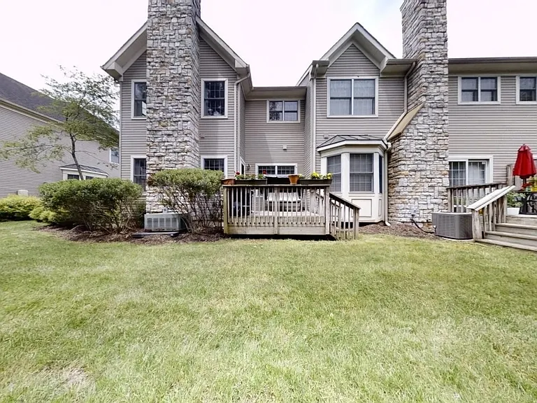 711 Binghampton Ln — Photo 34