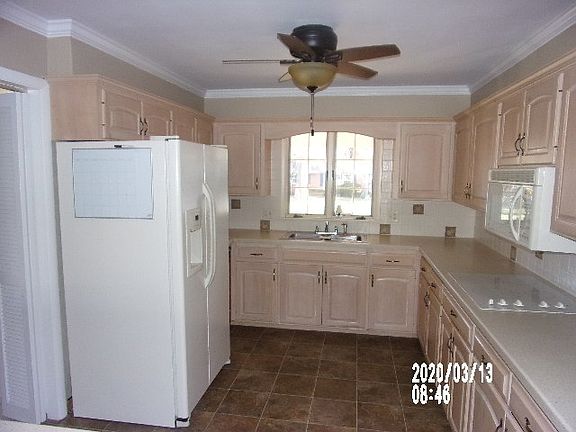 2nd image of 211 Fleetwood Dr