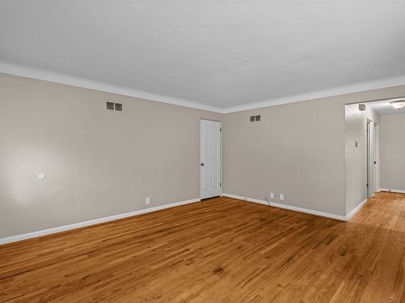 5th image of 520 N Laclede Station Rd Floor 1