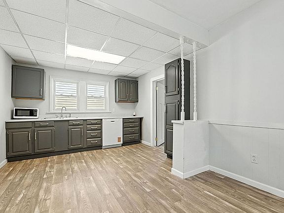 5th image of 124 Taylor St
