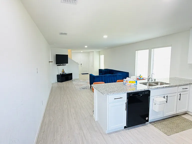 217 Adelina Dr — Photo 10