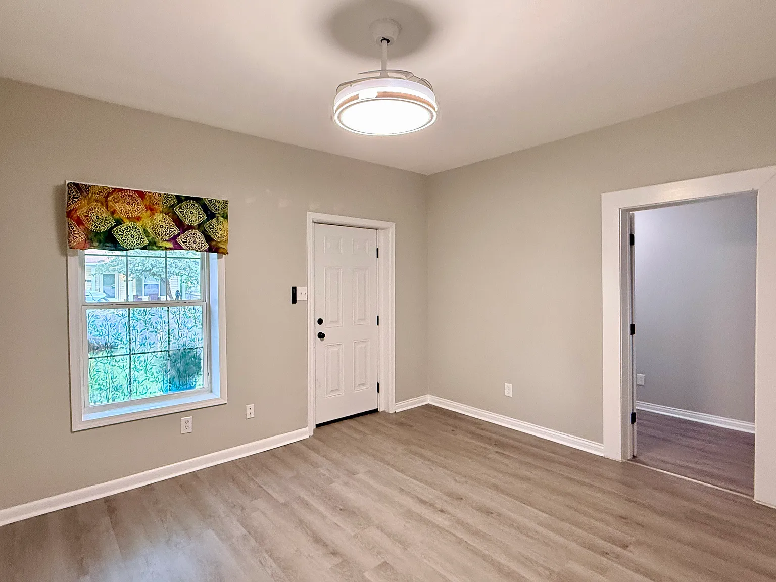 3 bed, 845 sqft, $1,250 — Photo 4