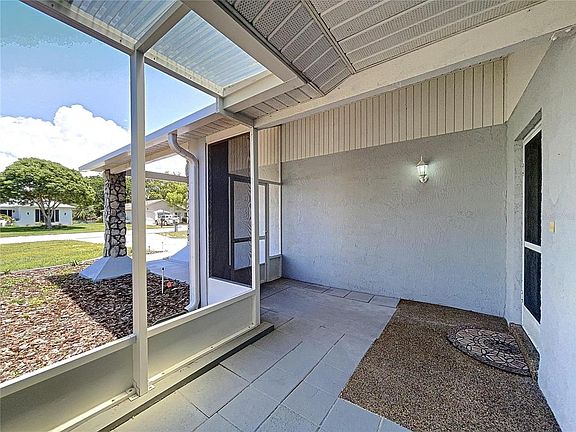 2nd image of 4181 Glade Rd