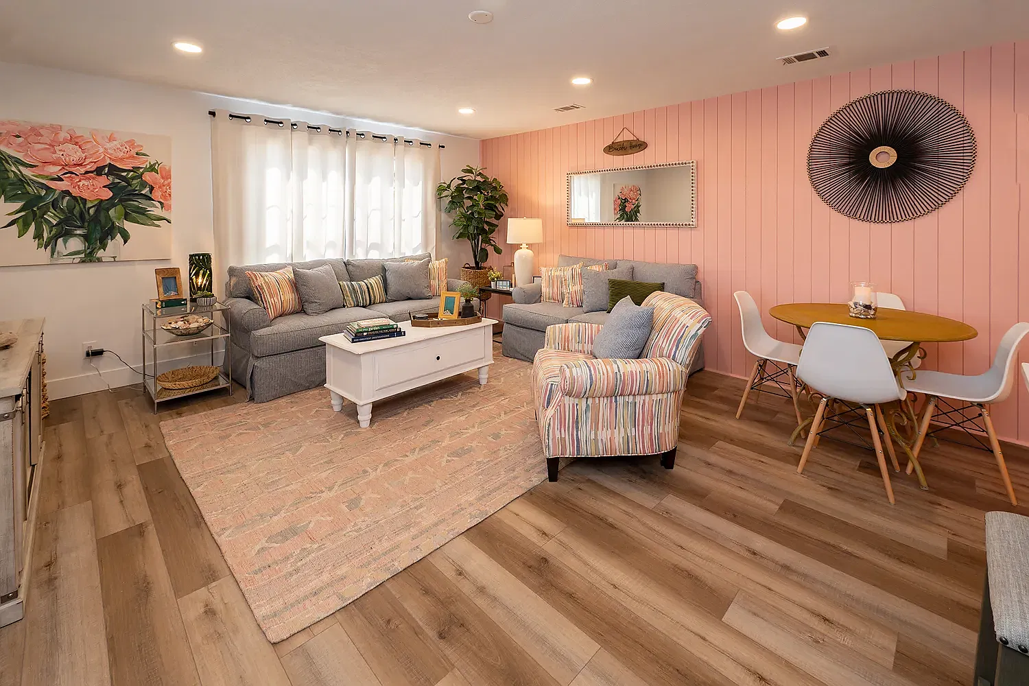 2 bed, 900 sqft, $2,750 — Photo 2