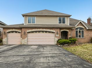 160 Lincoln St, Roselle, IL 60172