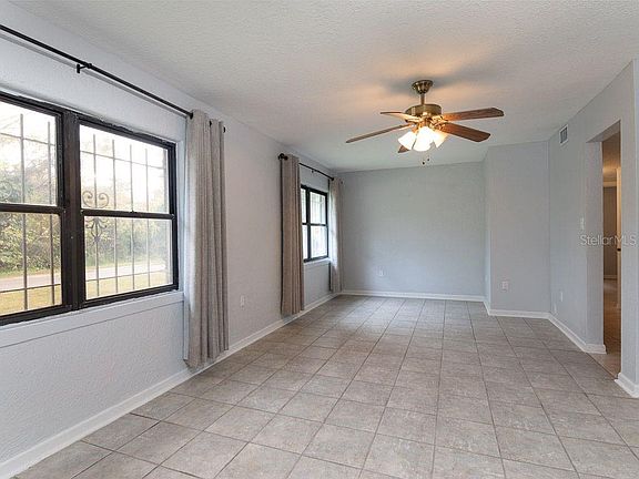 3rd image of 2416 Decottes Ave
