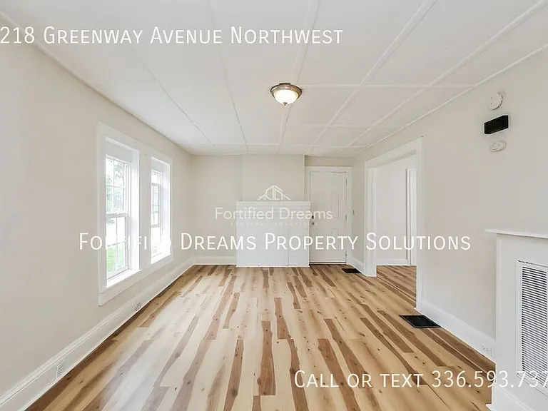 2218 Greenway Ave NW — Photo 3