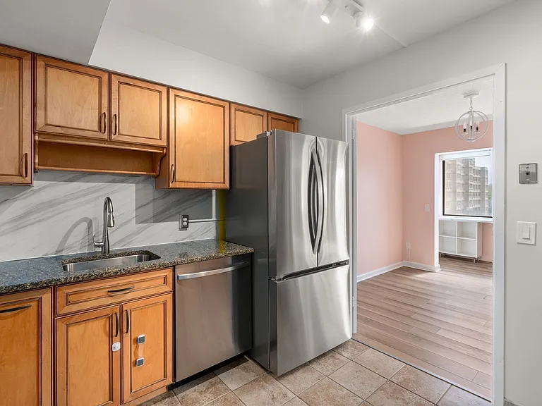 250 Hammond Pond Pkwy #609N — Photo 11